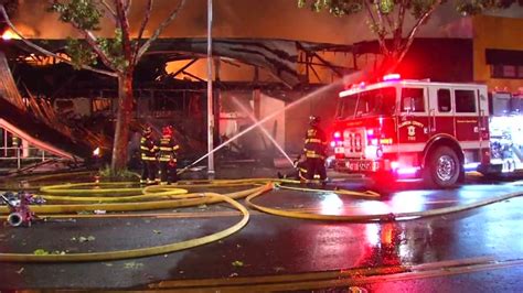Two-alarm fire damages store in San Leandro